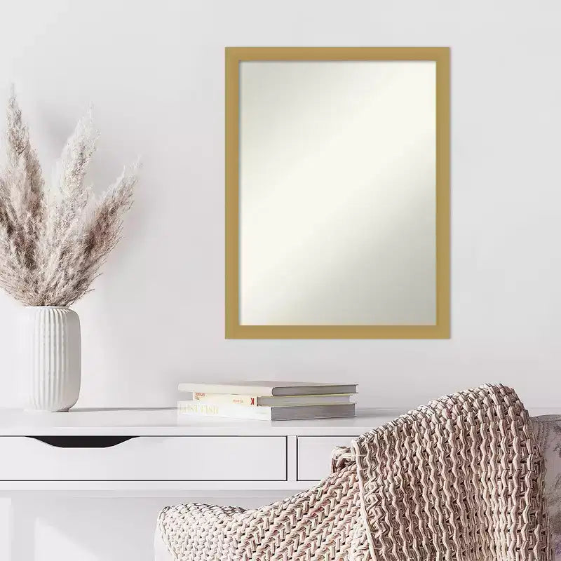 Miroir mural étroit rectangulaire moderne biseauté Grace, en laiton brossé