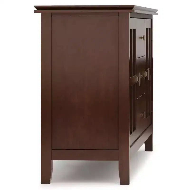 Grand buffet en bois massif roux, 3 tiroirs, 2 placards