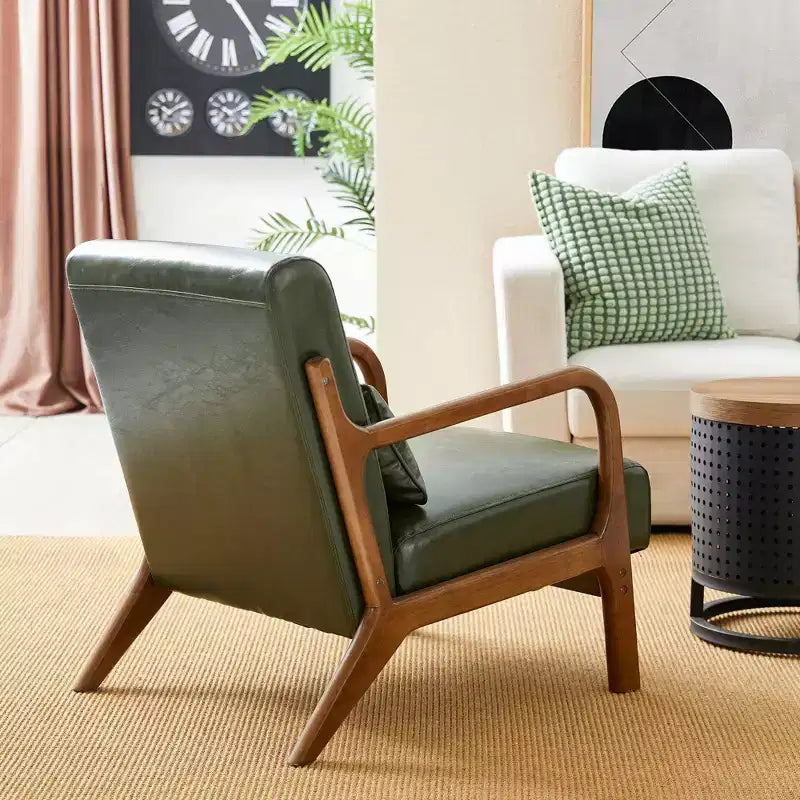 Fauteuil d'appoint en similicuir style Mid-Century Modern avec cadre en bois d'hévéa couleur noyer