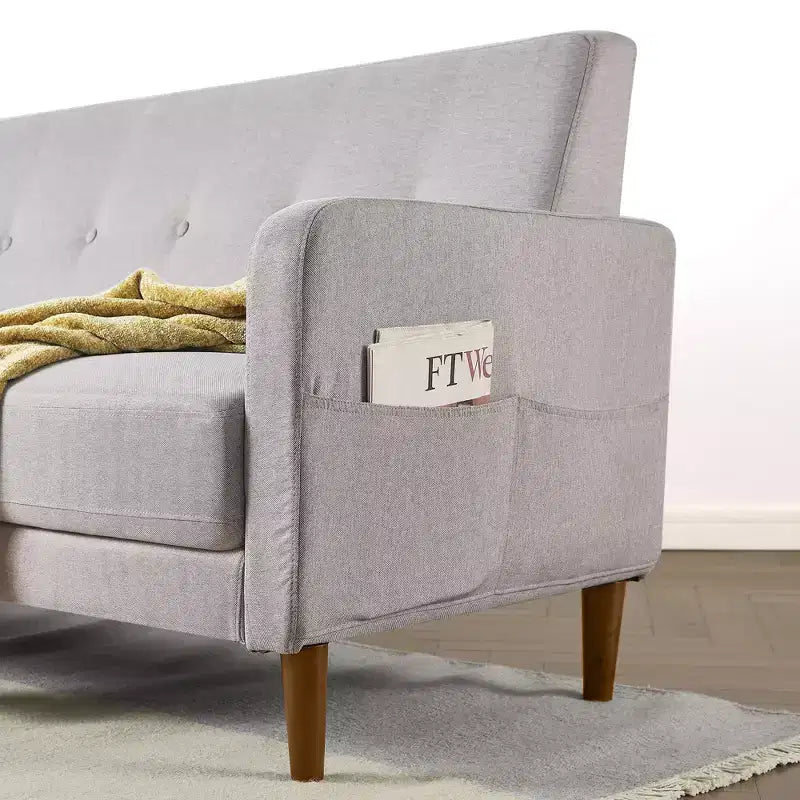Canapé de style moderne du milieu du siècle avec pochettes accoudoirs, en tissu de lin capitonné