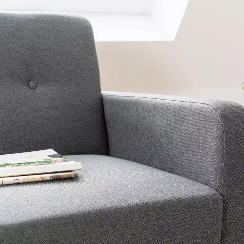 Canapé de style moderne du milieu du siècle avec pochettes accoudoirs, en tissu de lin capitonné