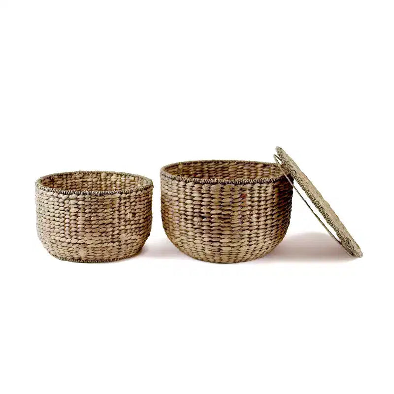 Table d'appoint de rangement sablier en jacinthe tissée à la main
